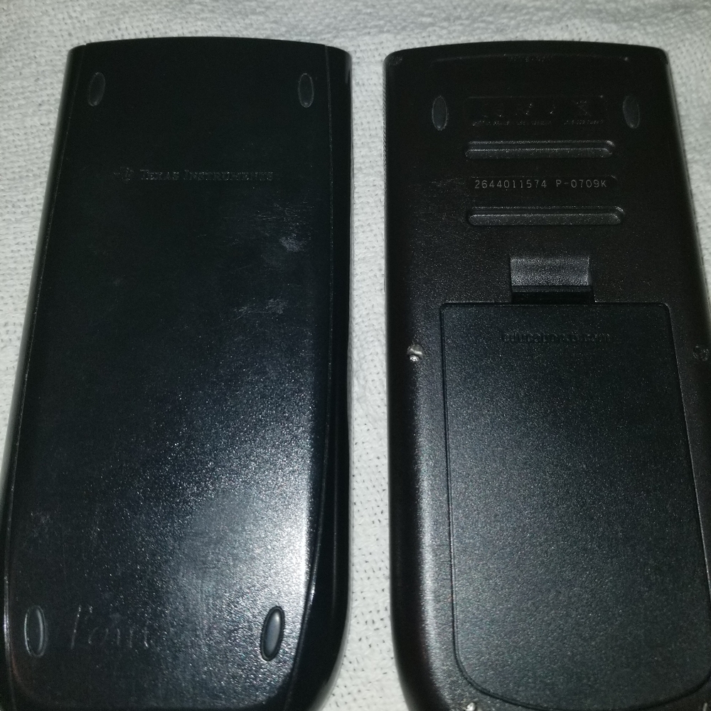 Texas Instruments TI-89 Titanium Calculator - Picture 4 of 4